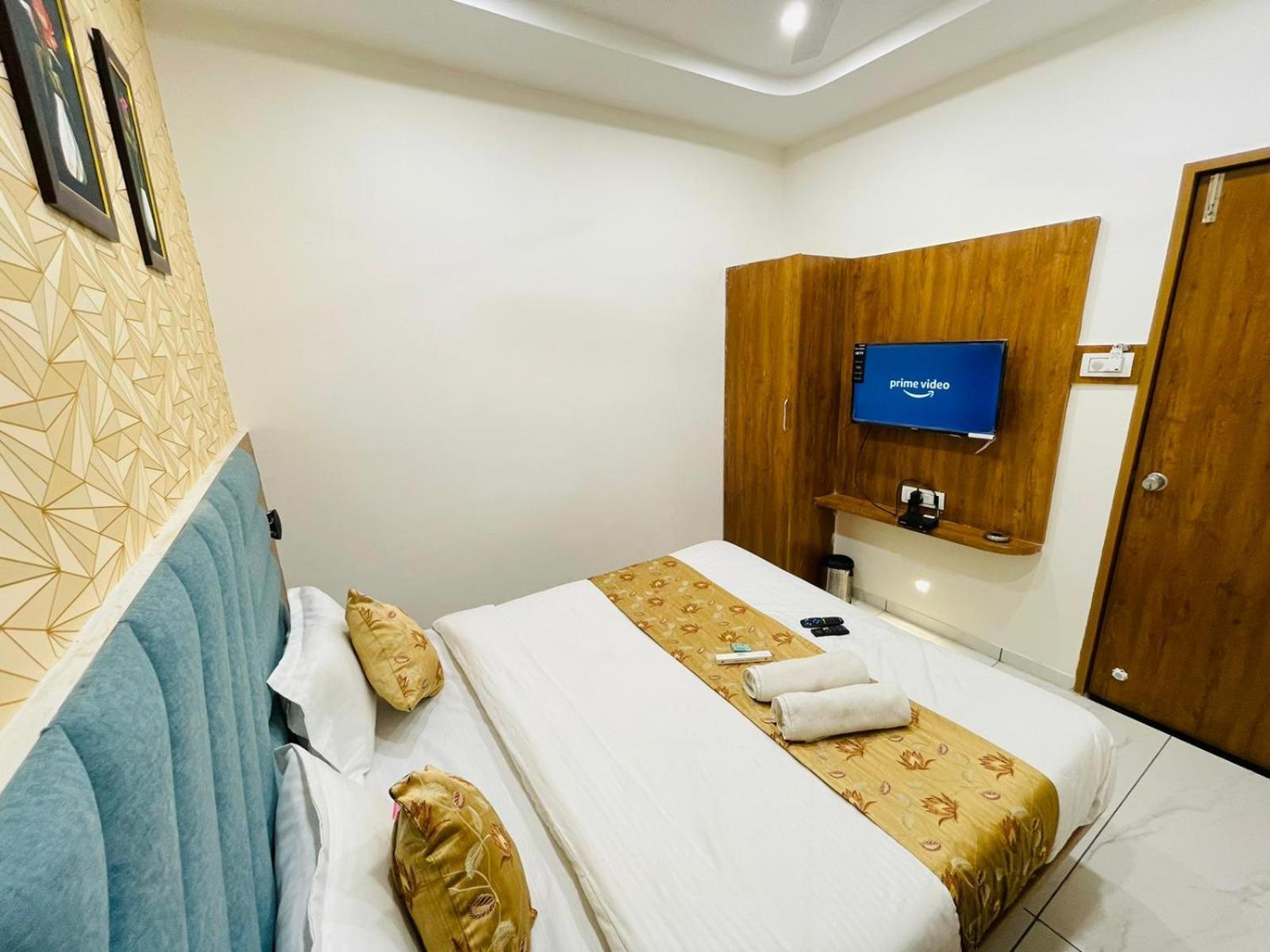 Hotel Avenue Sky Αχμπανταμπάντ Εξωτερικό φωτογραφία