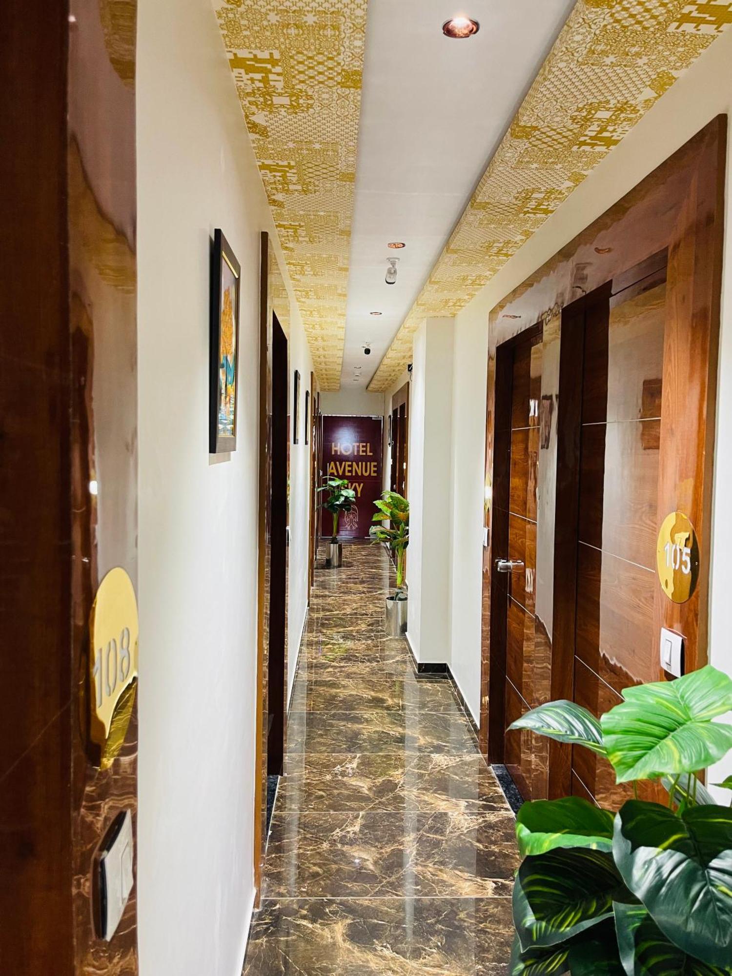 Hotel Avenue Sky Αχμπανταμπάντ Εξωτερικό φωτογραφία