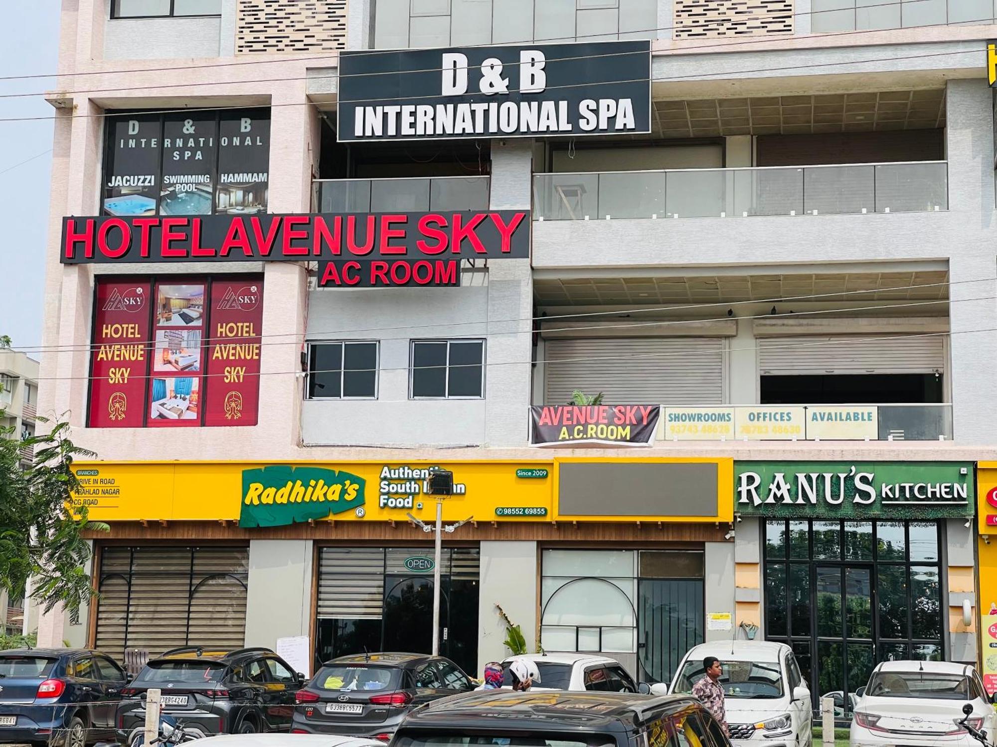 Hotel Avenue Sky Αχμπανταμπάντ Εξωτερικό φωτογραφία
